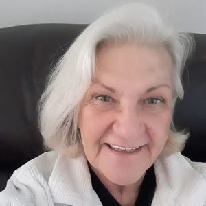 Meet your Posher, Lorena rene
